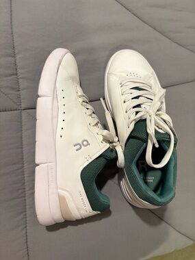 On cloud on the Roger shoes